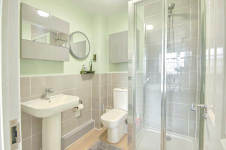 2 bedroom Flat for sale in Millstone Way, Linden, Gloucester, GL1