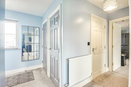 2 bedroom Flat for sale in Millstone Way, Linden, Gloucester, GL1