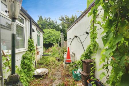 2 bedroom Terraced House for sale in Nelson Street, Tredworth, Gloucester, GL1