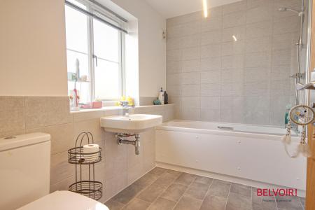 5 bedroom Detached house for sale in New Dawn View, Gloucester, GL1