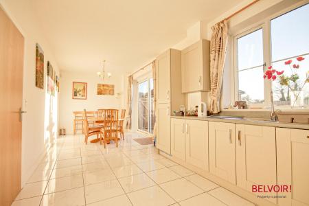 5 bedroom Detached house for sale in New Dawn View, Gloucester, GL1