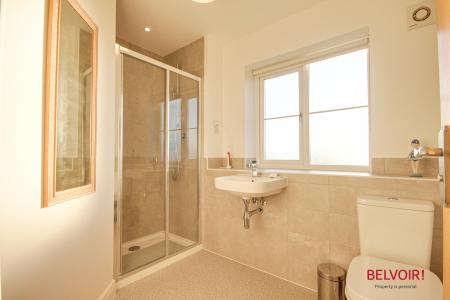 5 bedroom Detached house for sale in New Dawn View, Gloucester, GL1