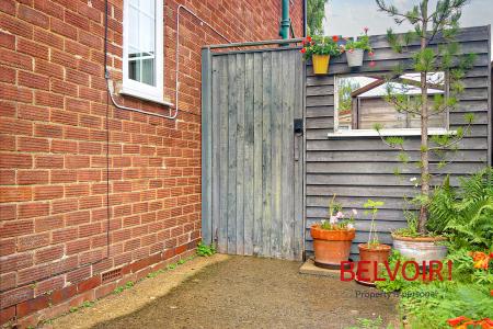 3 bedroom Semi-detached house for sale in Orchard Way, Churchdown, Gloucester, GL3