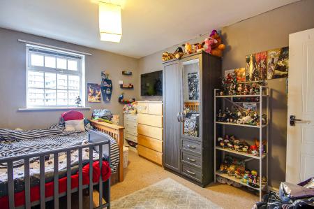 2 bedroom Flat for sale in Pillowell Drive, GRH (Gloucestershire Royal Hospital), Gloucester, GL1