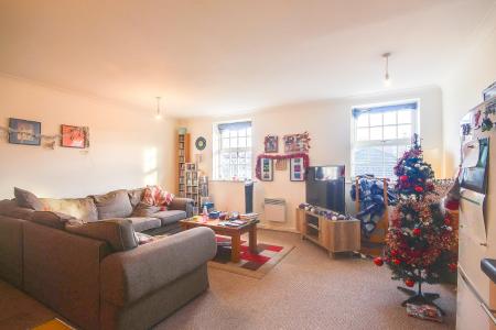 2 bedroom Flat for sale in Pillowell Drive, GRH (Gloucestershire Royal Hospital), Gloucester, GL1