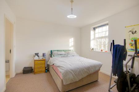 2 bedroom Flat for sale in Pillowell Drive, GRH (Gloucestershire Royal Hospital), Gloucester, GL1