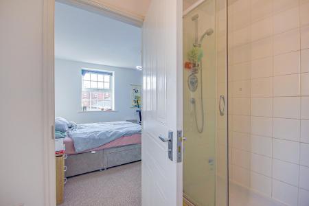 2 bedroom Flat for sale in Pillowell Drive, GRH (Gloucestershire Royal Hospital), Gloucester, GL1