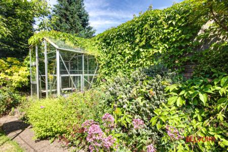 4 bedroom Semi-detached house for sale in Robinson Road, Linden, Gloucester, GL1