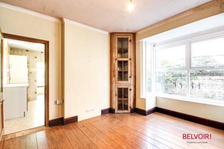 4 bedroom Semi-detached house for sale in Robinson Road, Linden, Gloucester, GL1