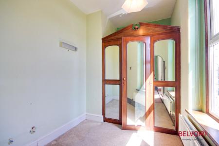 4 bedroom Semi-detached house for sale in Robinson Road, Linden, Gloucester, GL1