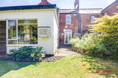 4 bedroom Semi-detached house for sale in Robinson Road, Linden, Gloucester, GL1