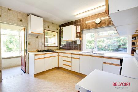 4 bedroom Semi-detached house for sale in Robinson Road, Linden, Gloucester, GL1