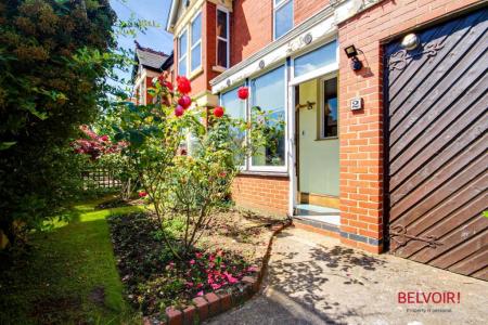 4 bedroom Semi-detached house for sale in Robinson Road, Linden, Gloucester, GL1