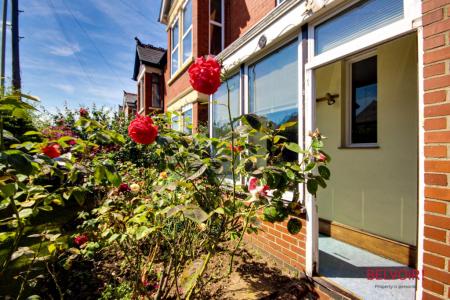 4 bedroom Semi-detached house for sale in Robinson Road, Linden, Gloucester, GL1