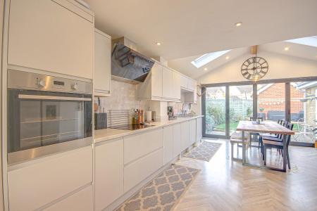 3 bedroom Semi-detached house for sale in Saddlers Road, Quedgeley, Gloucester, GL2