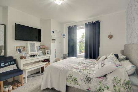 3 bedroom Semi-detached house for sale in Sandhurst Lane, Sandhurst, Gloucester, GL2