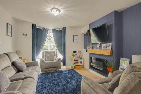 3 bedroom Semi-detached house for sale in Sandhurst Lane, Sandhurst, Gloucester, GL2