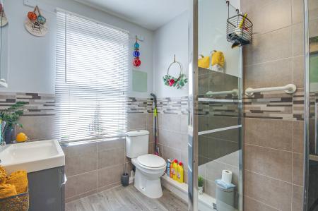 3 bedroom Semi-detached house for sale in Sandhurst Lane, Sandhurst, Gloucester, GL2