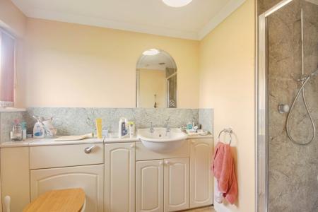 5 bedroom Detached house for sale in Sellars Road, Hardwicke, Gloucester, GL2