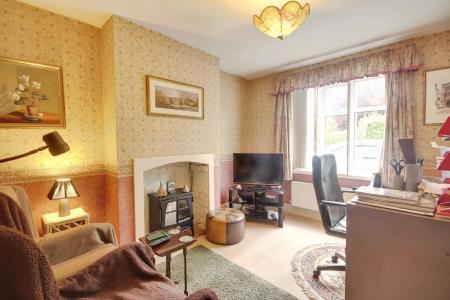 5 bedroom Detached house for sale in Sellars Road, Hardwicke, Gloucester, GL2