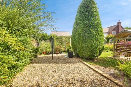 5 bedroom Detached house for sale in Sellars Road, Hardwicke, Gloucester, GL2