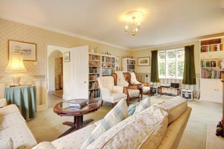 5 bedroom Detached house for sale in Sellars Road, Hardwicke, Gloucester, GL2