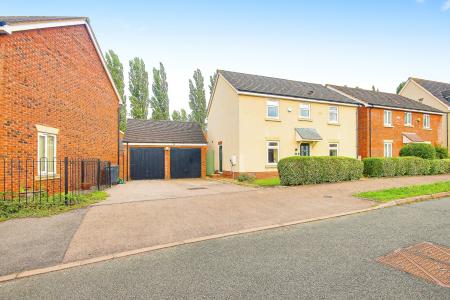 4 bedroom Detached house for sale in Staxton Drive Kingsway, Quedgeley, Gloucester, GL2