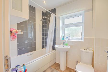 4 bedroom Detached house for sale in Staxton Drive Kingsway, Quedgeley, Gloucester, GL2