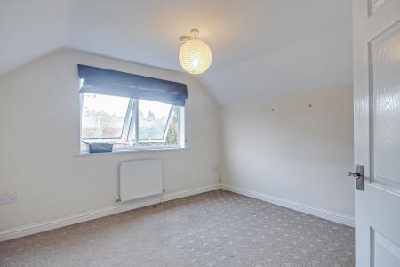 4 bedroom Semi-detached house for sale in Stroud Road, Linden, Gloucester, GL1