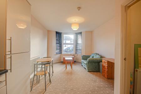 4 bedroom Semi-detached house for sale in Stroud Road, Linden, Gloucester, GL1