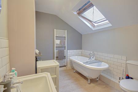 2 bedroom End of terrace house for sale in Swan Road, Kingsholm, Gloucester, GL1