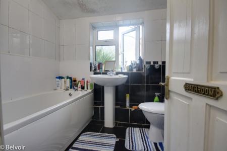 3 bedroom Terraced House for sale in Swan Road, Kingsholm, Gloucester, GL1