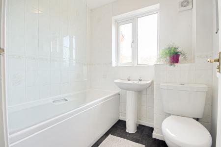 3 bedroom Semi-detached house for sale in Taylors Ground, Quedgeley, Gloucester, GL2