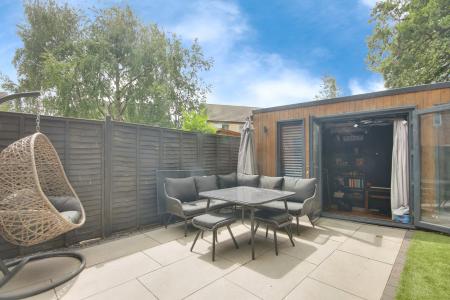 3 bedroom Semi-detached house for sale in Taylors Ground, Gloucester, GL2