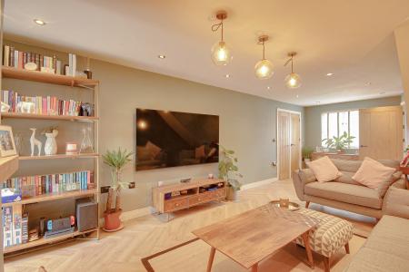 3 bedroom Semi-detached house for sale in Taylors Ground, Gloucester, GL2