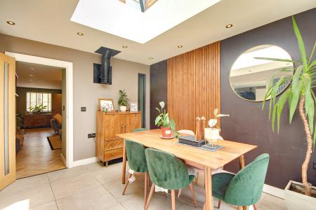 3 bedroom Semi-detached house for sale in Taylors Ground, Gloucester, GL2