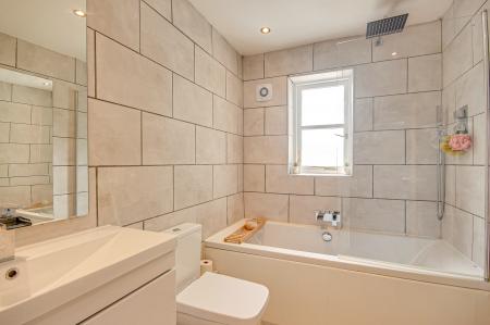 3 bedroom Semi-detached house for sale in Taylors Ground, Gloucester, GL2