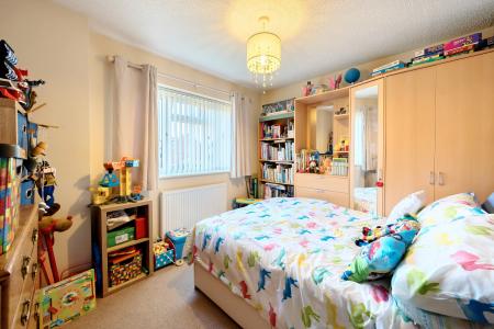 5 bedroom Detached house for sale in The Maples, Abbeymead, Gloucester, GL4