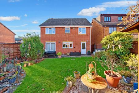 5 bedroom Detached house for sale in The Maples, Abbeymead, Gloucester, GL4