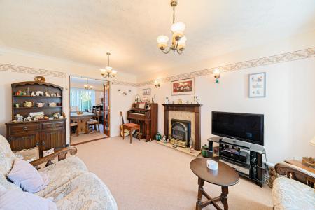 5 bedroom Detached house for sale in The Maples, Abbeymead, Gloucester, GL4