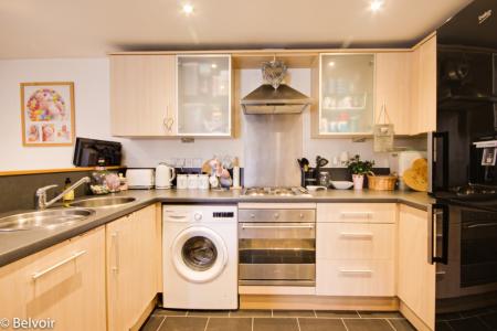 2 bedroom Flat for sale in Vestry Gardens, Coney Hill, Gloucester, GL4