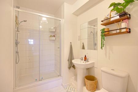 2 bedroom Flat for sale in Victoria House, Mayhill Way, Gloucester, GL1