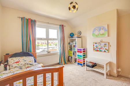 4 bedroom Detached house for sale in Waverley Road, Longlevens, Gloucester, GL2