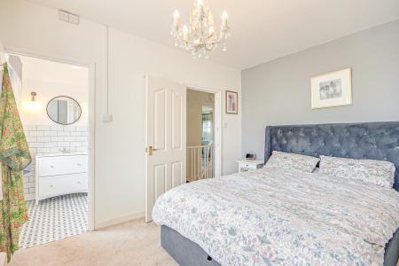 4 bedroom Detached house for sale in Waverley Road, Longlevens, Gloucester, GL2