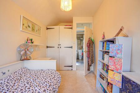 4 bedroom Detached house for sale in Waverley Road, Longlevens, Gloucester, GL2