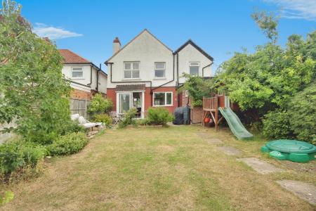 4 bedroom Detached house for sale in Waverley Road, Longlevens, Gloucester, GL2
