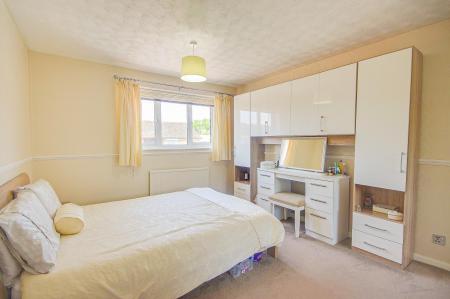 3 bedroom Semi-detached house for sale in Weavers Road, Quedgeley, Gloucester, GL2