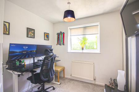 3 bedroom Semi-detached house for sale in Weavers Road, Quedgeley, Gloucester, GL2