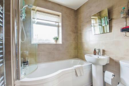 4 bedroom Semi-detached house for sale in Weavers Road, Quedgeley, Gloucester, GL2