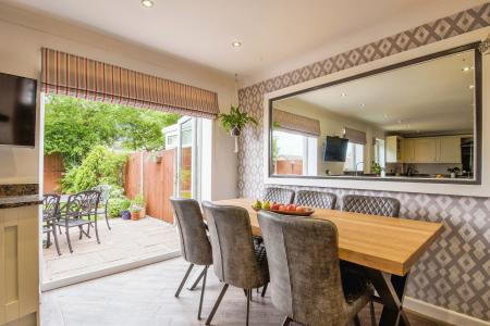 4 bedroom Semi-detached house for sale in Weavers Road, Quedgeley, Gloucester, GL2